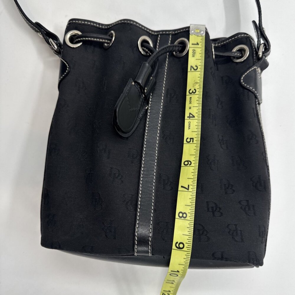 Vintage Dooney & Bourke Bucket Bag Purse Black Crossbody Logo Leather Canvas Y2K - Picture 7 of 12